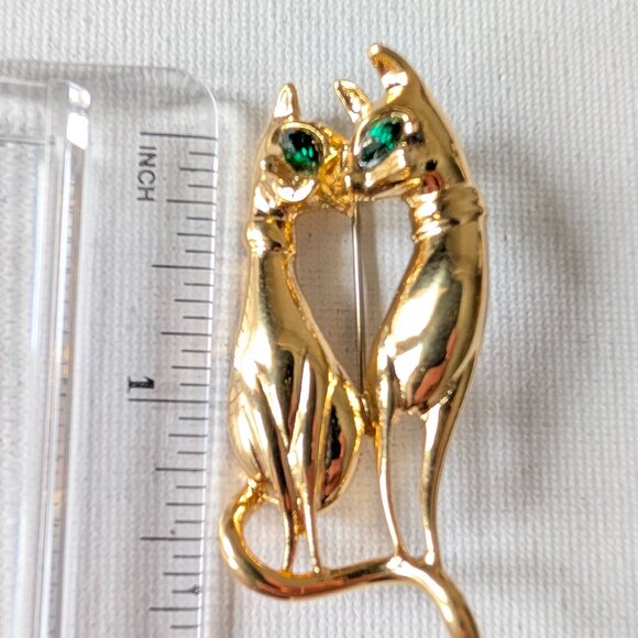 Vintage Siamese Cat Brooch – Gold-Tone with Green Eyes - Picture 4 of 5